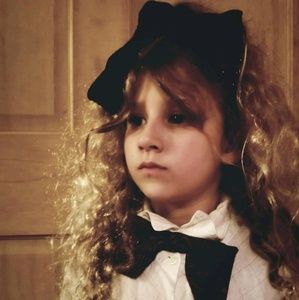 Meet your Posher, Elizabeth